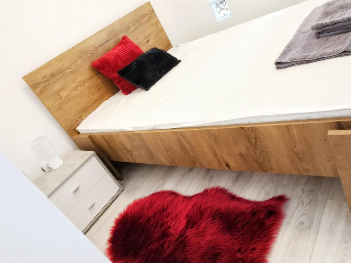 Kalvaria Vendeghaz, Kozvetlenul A Varfal Mellett. Pécs Exterior foto